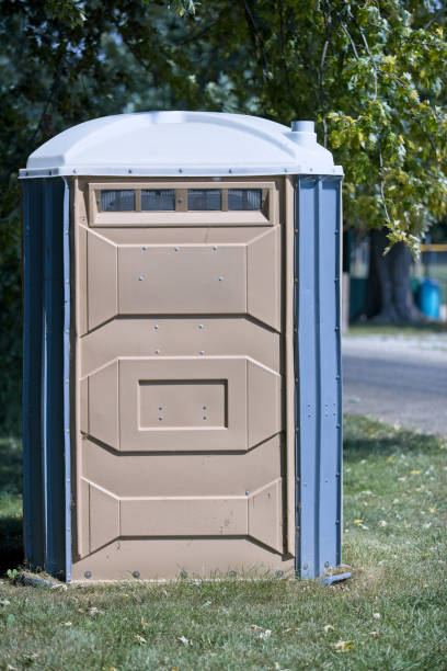 Best Porta potty rental near me  in Clinton, UT